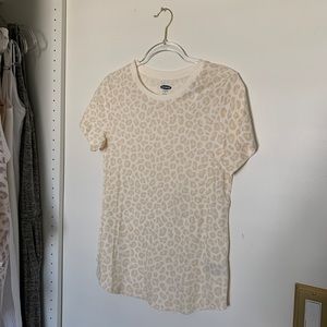 Old Navy Tops - Old Navy Leopard Print T-Shirt Old Navy Tops - Old Navy Leopard Print T-Shirt